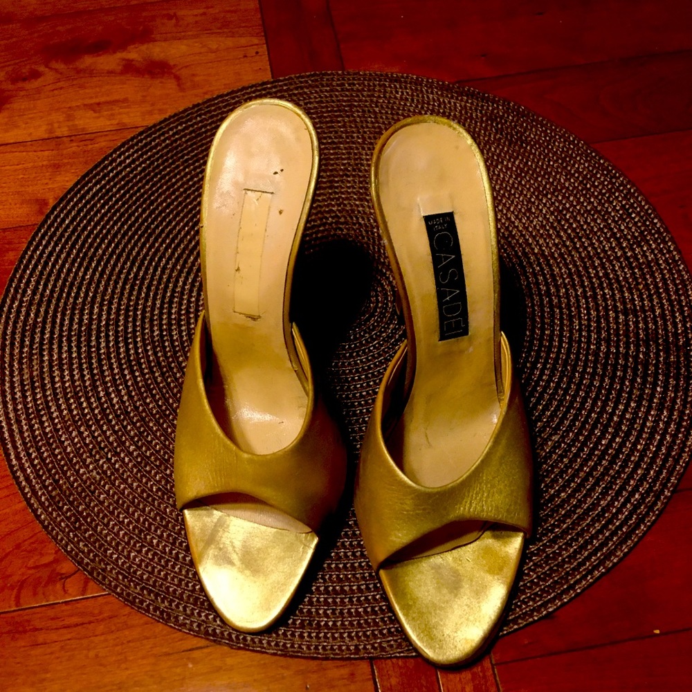 Casadei Gold pumps size 7